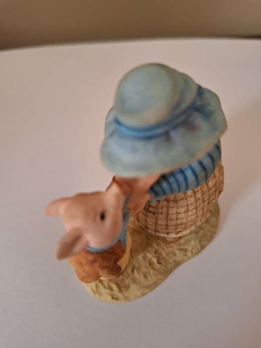 THE WORLD OF BEATRIX POTTER AUNT PETTITOS AND PIGLING BLAND